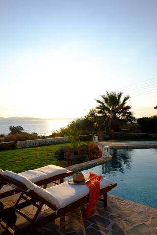 Valea 4 Bedroom Sea View Villa gallery image 4