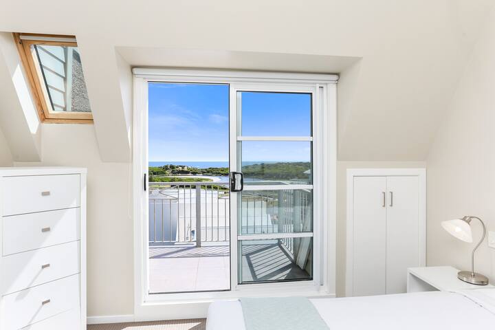 2 Bedroom Penthouse Apartment gallery image 4