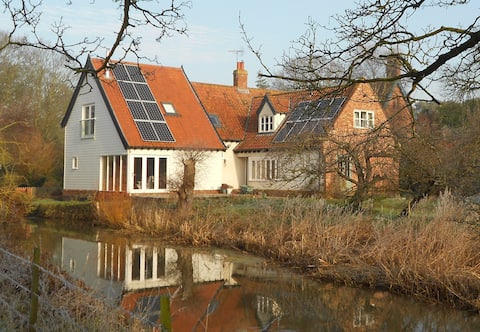 Self contained annex in riverside cottage