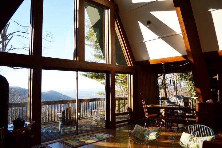 Amazing Asheville Location VIEWS! gallery image 2