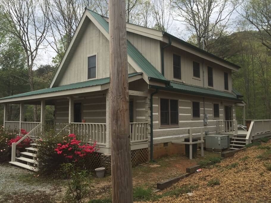 rear view-Ocoee River cabin rentals