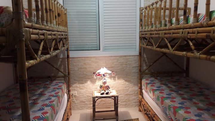 ห้องนอนที่ 2 - รวมเตียงสองชั้น 2 หลัง (เตียงเดี่ยว 4 หลัง)