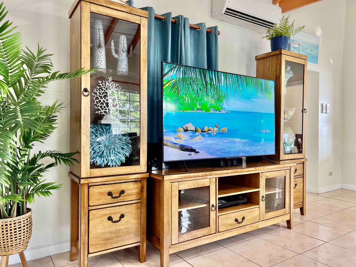 Popular Airbnb listing: Villa Sunbeam. Rejuvenate & Relax w/ Ocean views. in Charlotte Amalie East