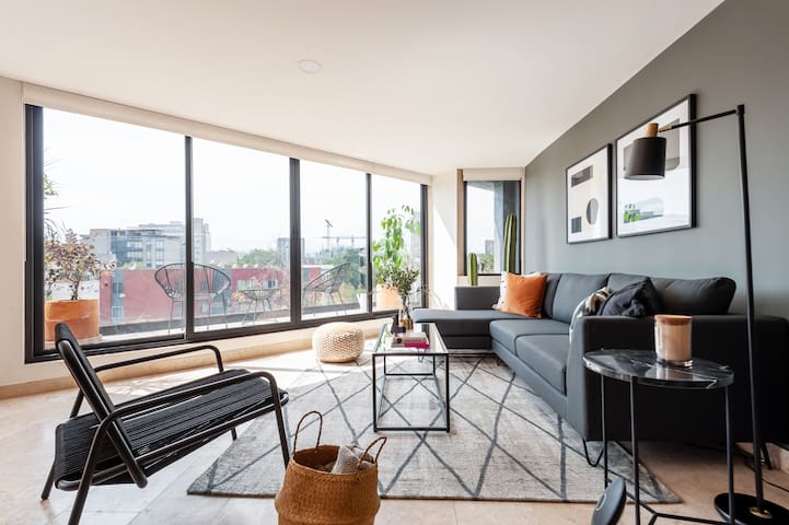 Lux large top floor Apt. at The Corner Condesa