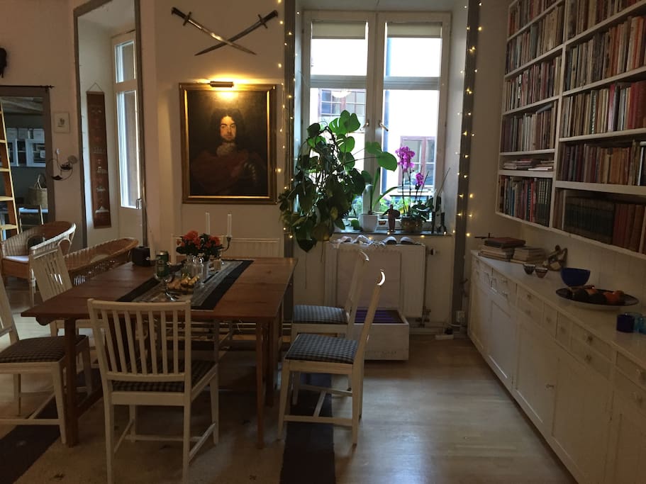 Matplats i vardagsrummet