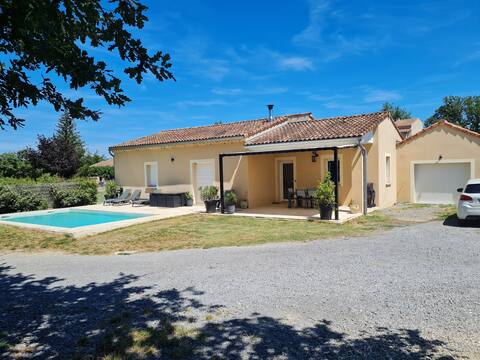 House with pool in southern Ardèche