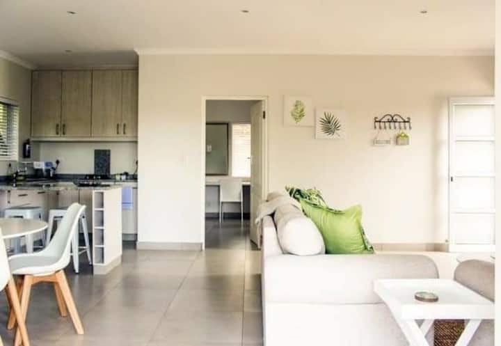 18 On Abelia Unit 2 (Seperate, Upstairs) - Kloof