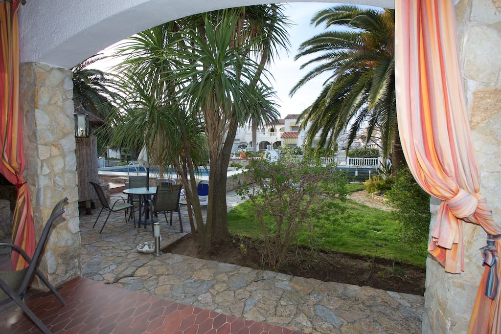 Terrasse zum Garten
D4
