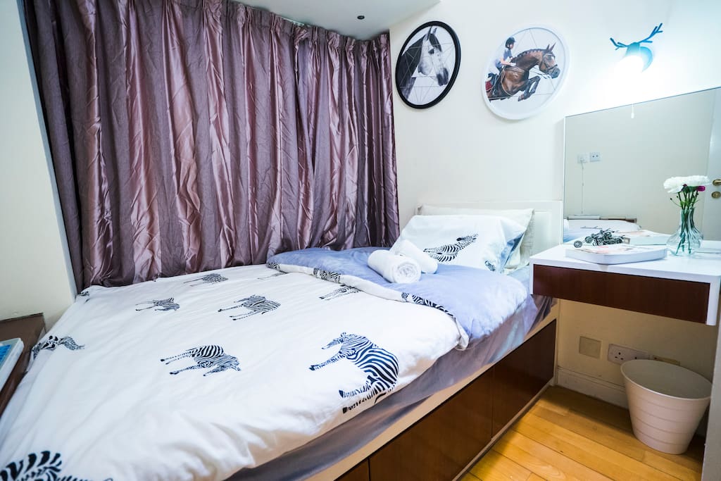double bed room with animal theme
