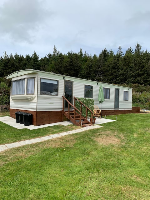 Snug and Cosy Self Contained Cabin up the Mountain