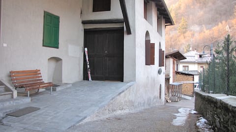 CASA GRANELLO ancient renovated house in Mezzana