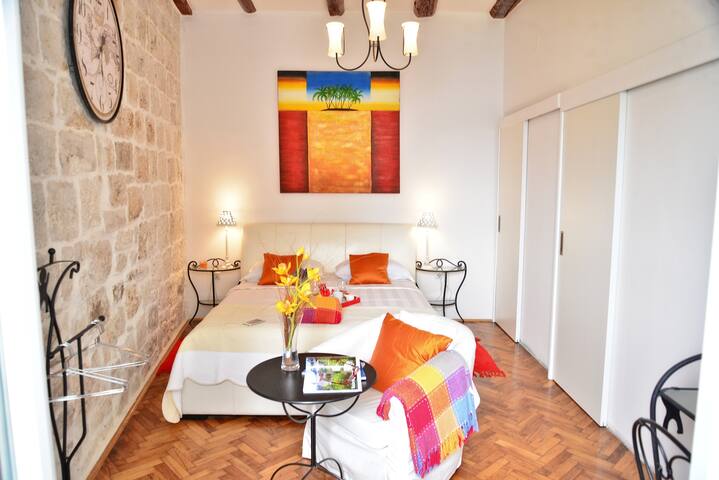 Old Town - Ocean View Apartment