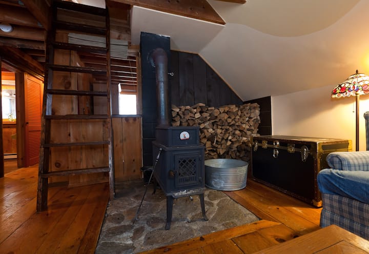 Art-funk Cabin In The Woods Is Now 420-friendly! - Massachusetts