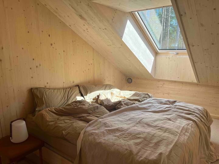 Horná spálňa so 180 lôžkami.