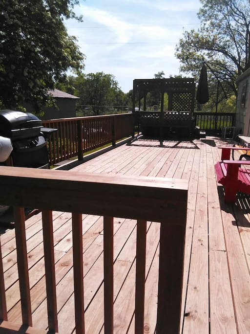 Deck with Jacuzzi and Grill