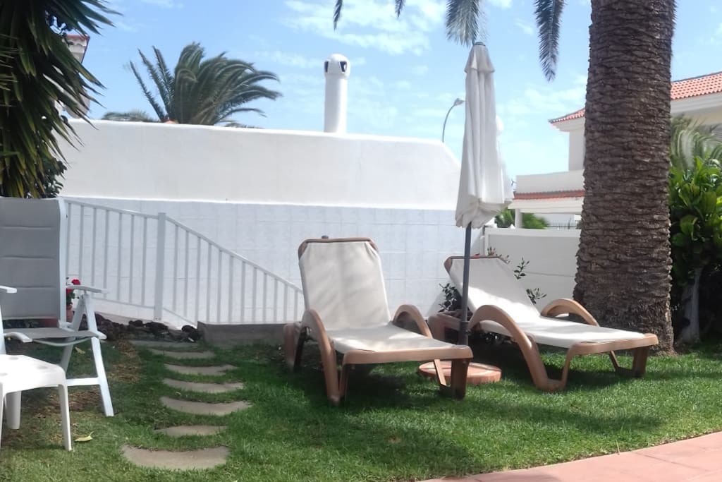 Guests have full use of the pool, garden, sun beds and parasol. this is a shared garden with the 2 owners who live on the property.