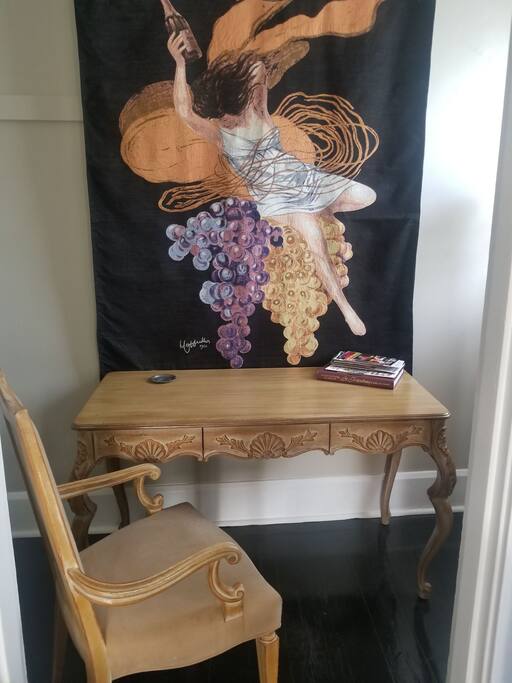 Office alcove