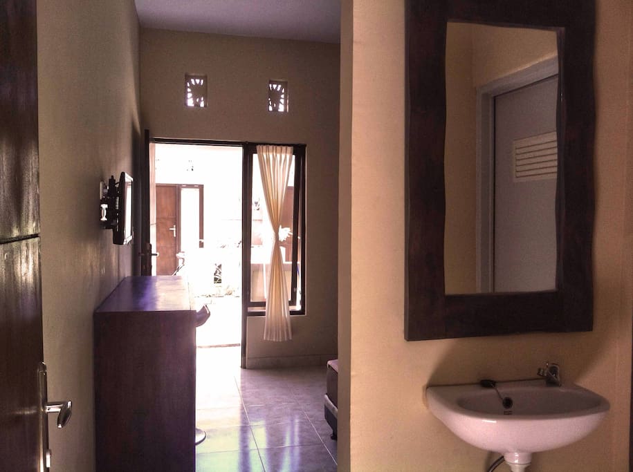 Wash basin
