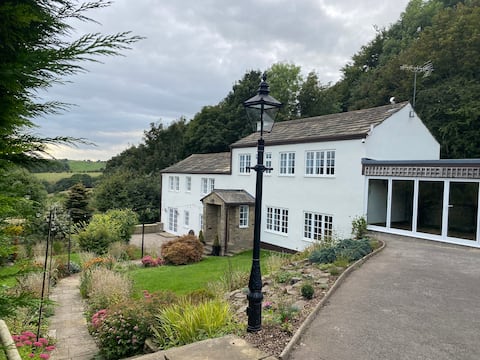 Luxury House very private with Hot tub and Lake