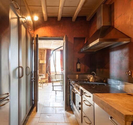 Via Giulia Romantic hideway with roofterrace gallery image 3