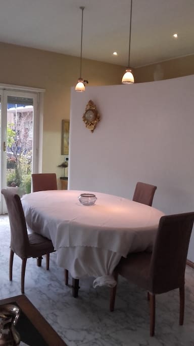 angolo pranzo (particolare).