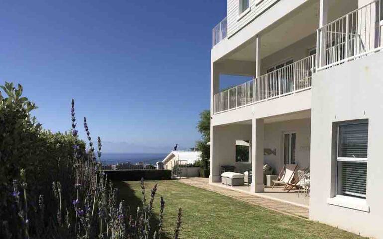 Breach House – unique, luxurious & private gallery image 3