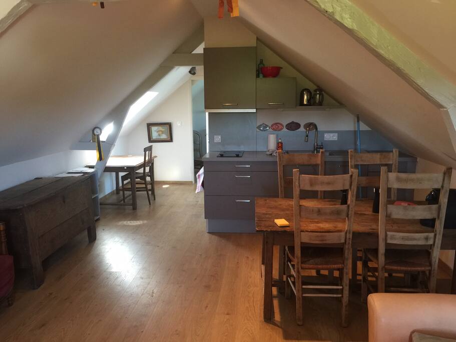 Appartement confortable et convivial avec tout l'équipement nécessaire.
