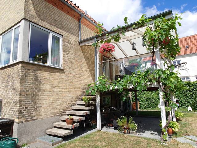 Super central villa på Frederiksberg gallery image 3