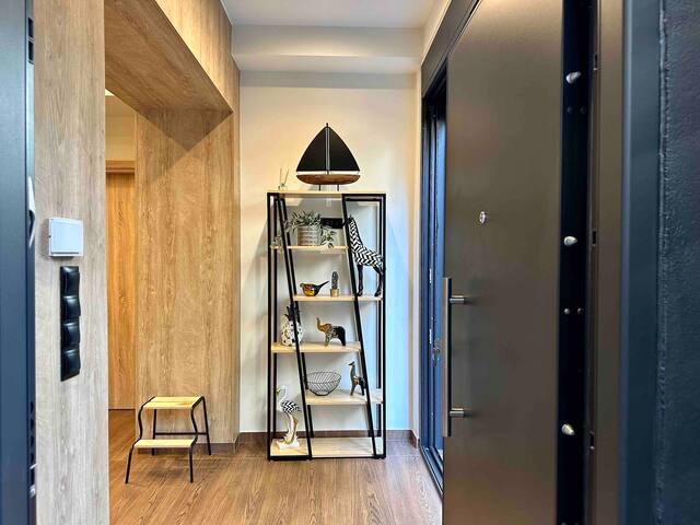 T&T – Modern & Stylish Retreat gallery image 5