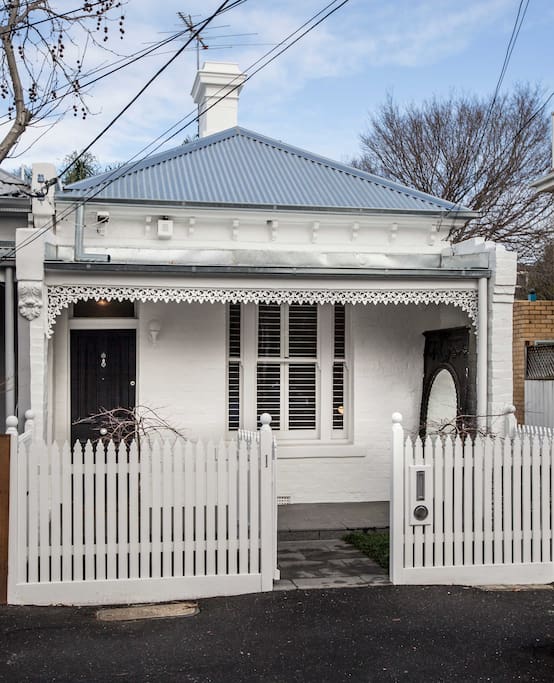 Welcome to the White Cottage