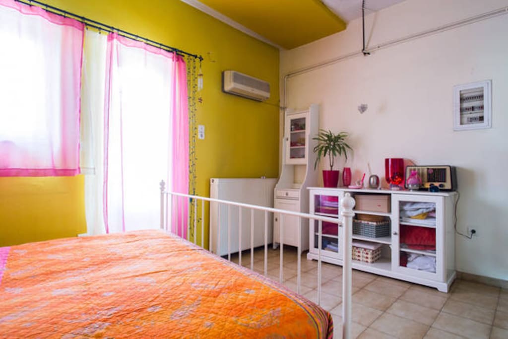 The double bedroom.