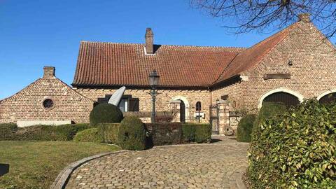 Large villa with sauna, garden & bikes