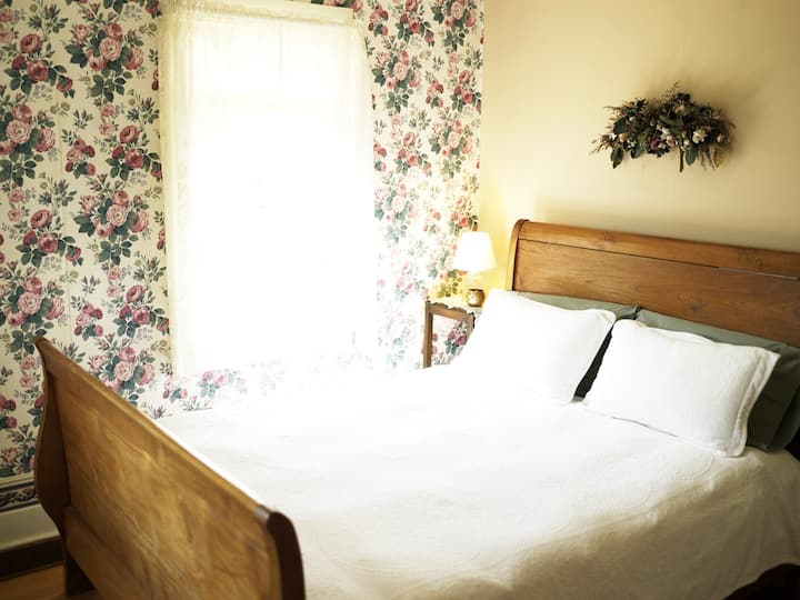 可欣赏南方和西方的主卧