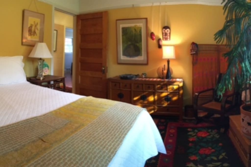Queen size bed, comfortable reading corner