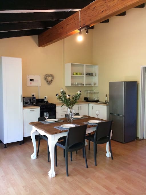Kitchen, dining area.