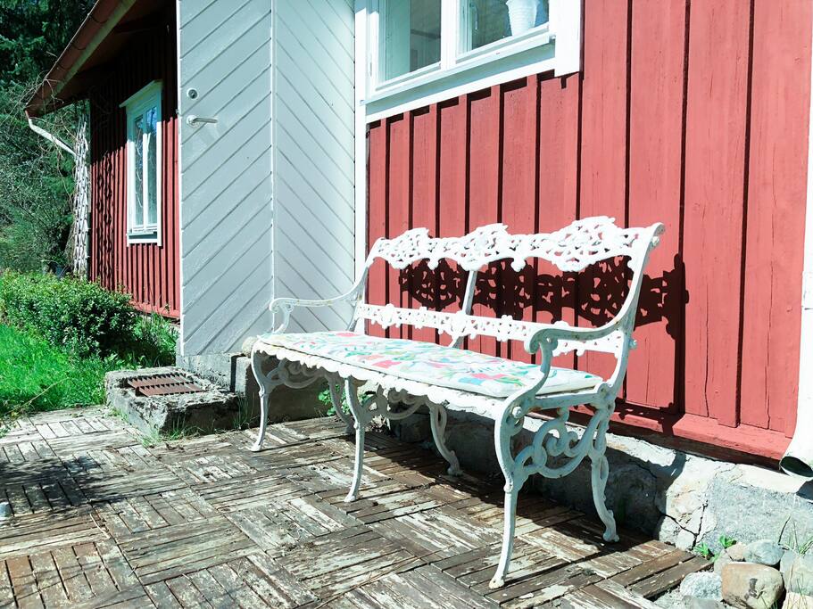 Njut av morgonkaffet i solen