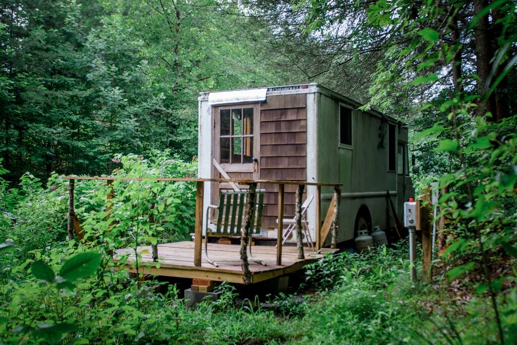 Classy & FinelyFinished Tiny House BoxTruck Tiny houses for Rent in