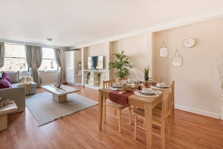 The Queensborough 2 Bed Apartment By Hyde Park gallery image 3
