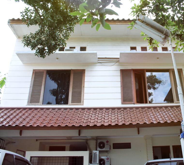 Flat Front View