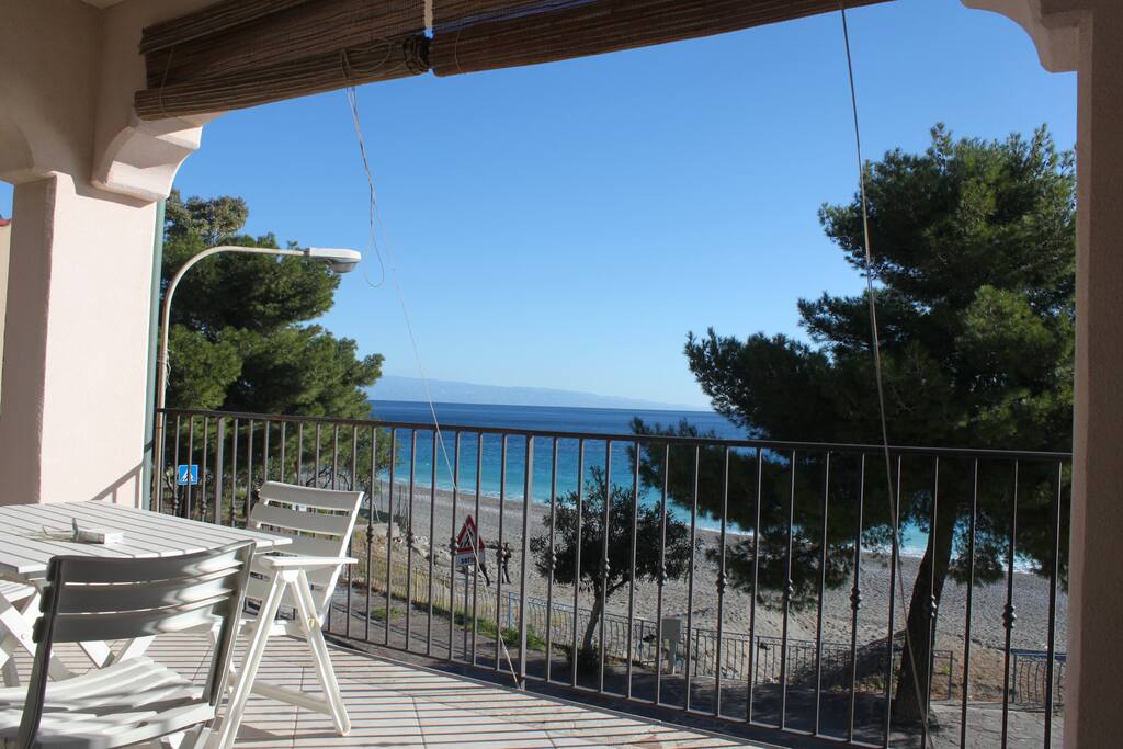 Terrazzo con vista mare