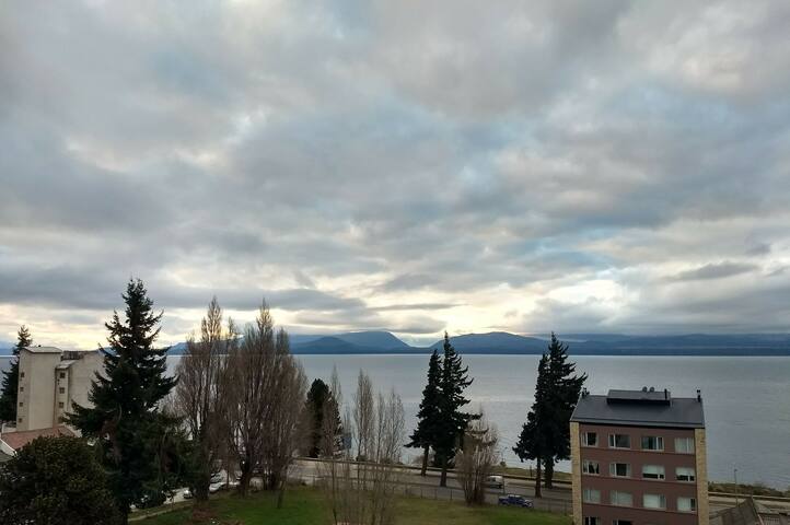 Departamento con excelente vista al lago