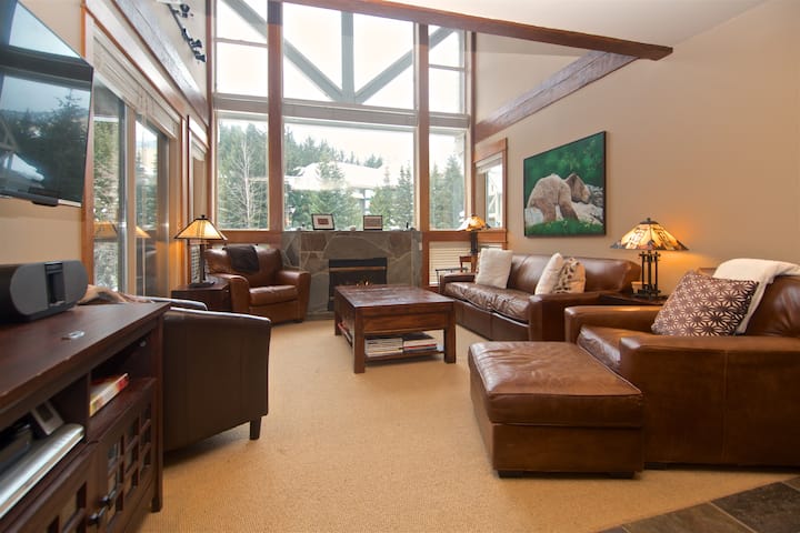 Spacious, Well Appointed Ski In-out Near Village - Whistler