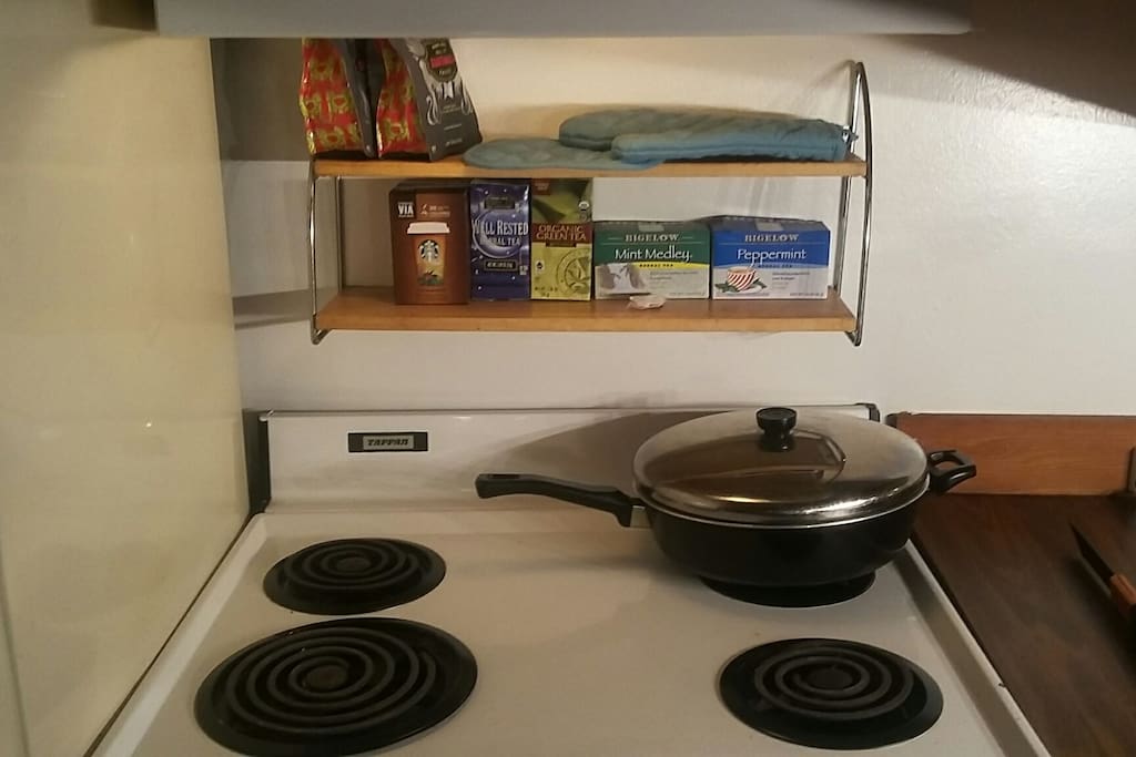 Electric Stove and Oven along with Microwave