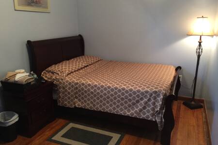 Best Deal/Room minutes from EWR/NYC