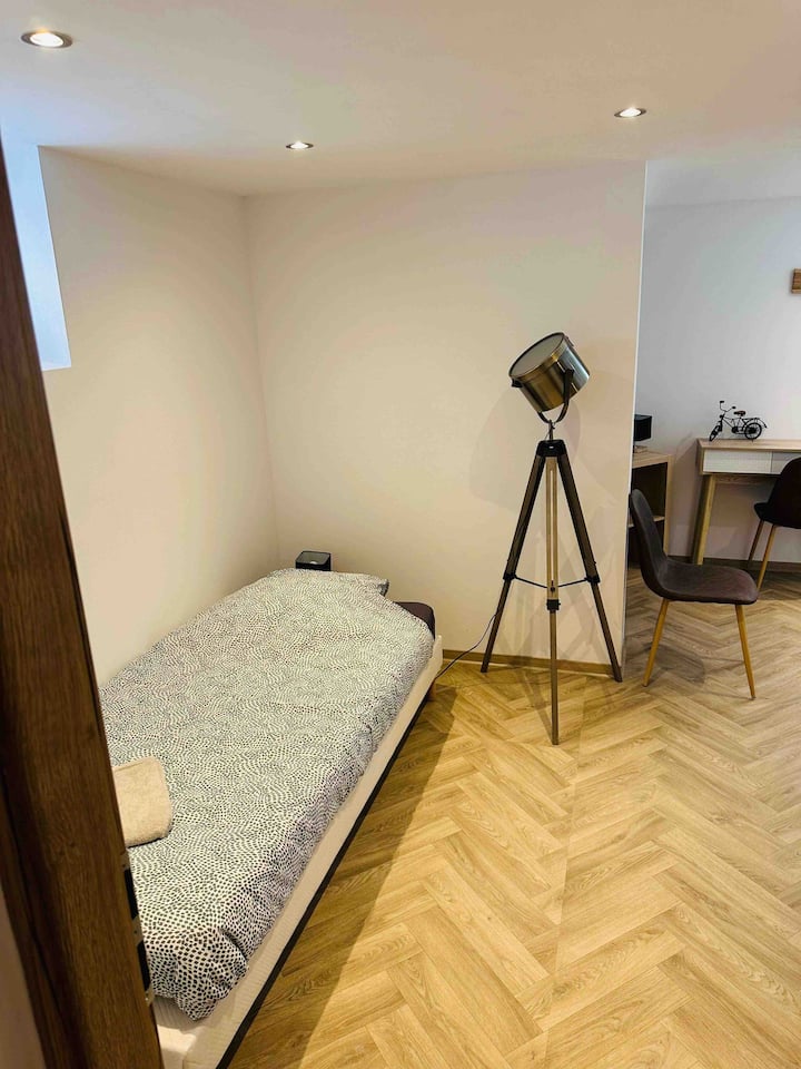 غرفة النوم 2