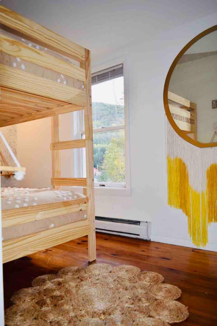 Chumba cha kulala cha 2 - Vitanda vya Bunk vya ukubwa wa Twin