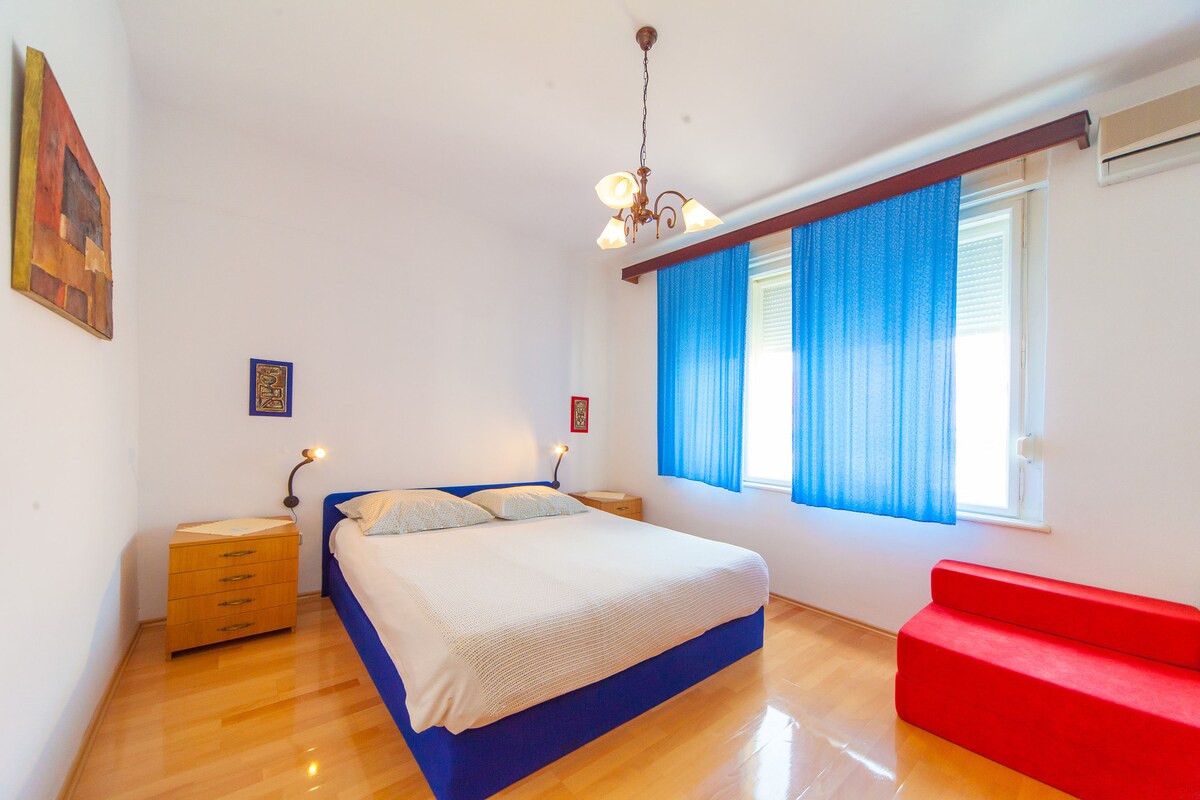 Спалня 2 (суперголямо двойно легло)