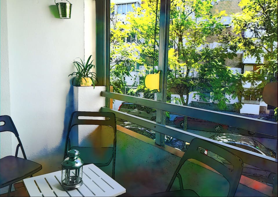 Pequeña terraza junto al salón