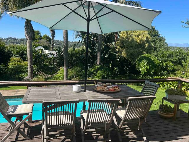 Sunny Open living family home in the Winelands gallery image 5