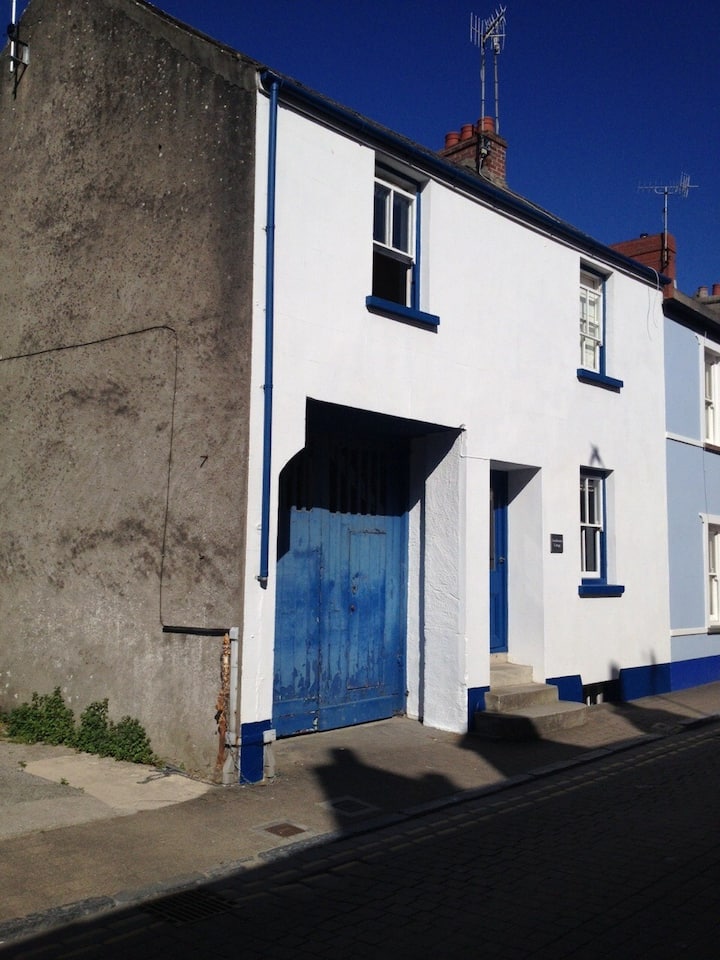 Boutique cottage within Tenby town